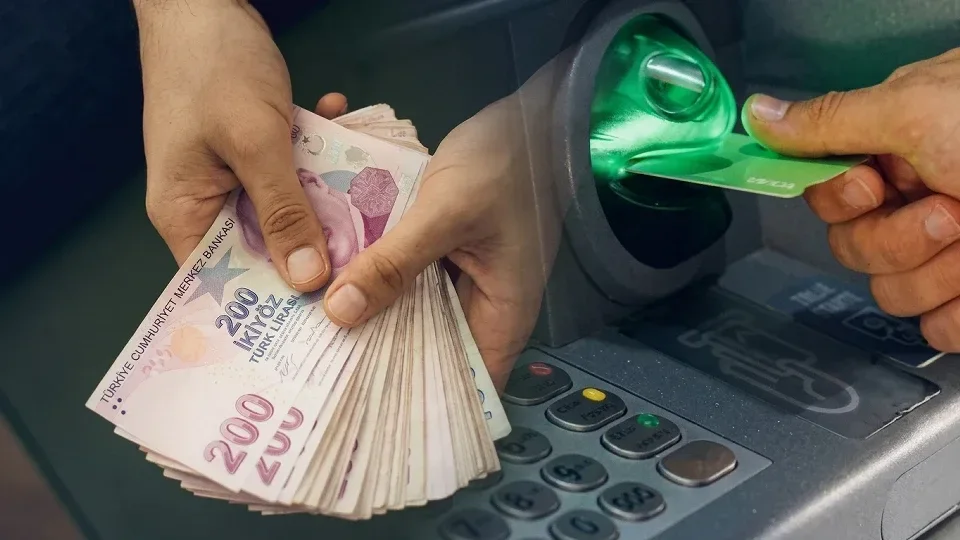 1 Temmuz İtibarıyla Ortak ATM'lerde Yeni Dönem: Bankalararası Nakit Çekim Ücretleri Tamamen Sıfırlanıyor